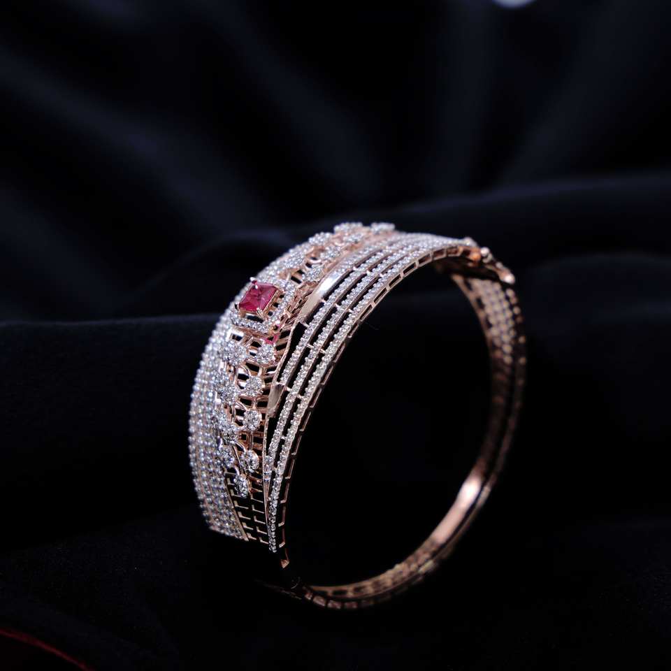 Trendy Luxury Oval Cut Filled Diamond Bracelet Ladies 9K Rose Gold HI Diamonds SI Clarity 4.91 CT IGI Certified Rhodium